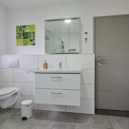 Renove En Bordure De Foret Avec Balcon Privatif - Mont-saint-martin - Fr-1-584-377 Mont-Saint-Martin (Meurthe-et-Moselle)