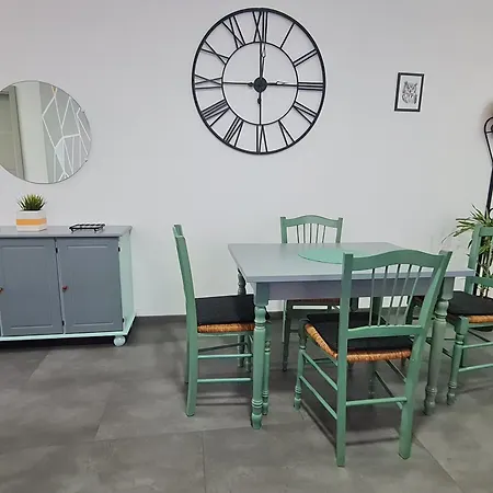 Apartment Renove En Bordure De Foret Avec Balcon Privatif - Mont-saint-martin - Fr-1-584-377 *