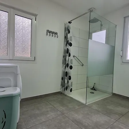 Renove En Bordure De Foret Avec Balcon Privatif - Mont-saint-martin - Fr-1-584-377